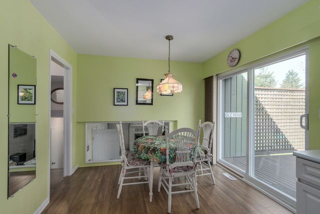 60749 at 854 11th Street E, North Vancouver