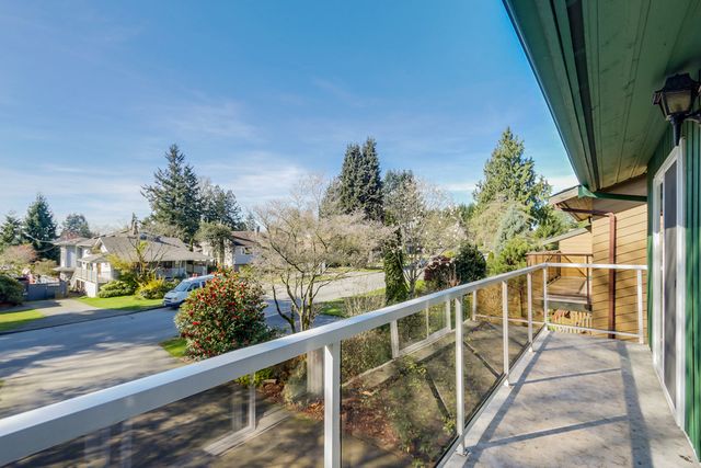 60773 at 854 11th Street E, North Vancouver