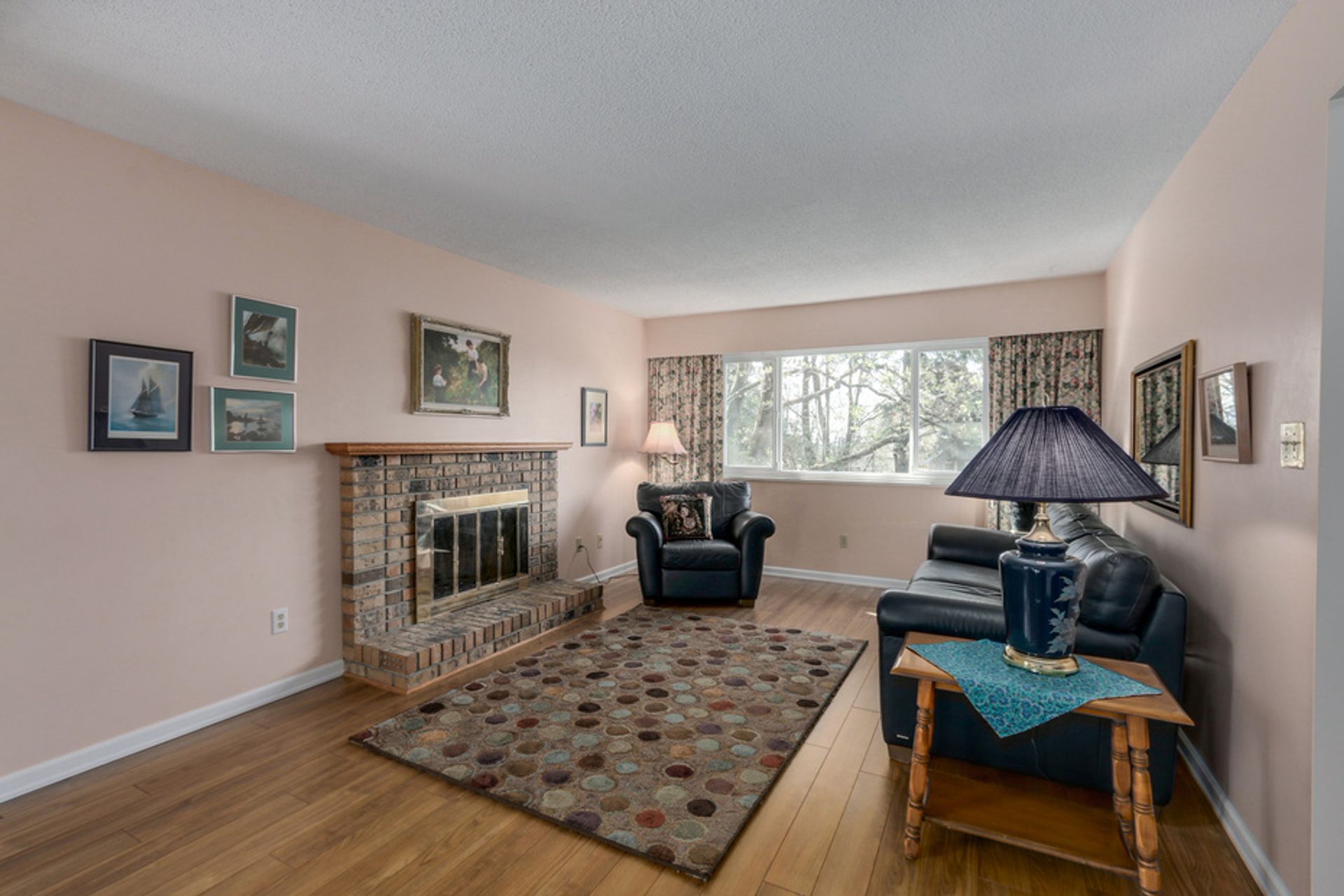 60731 at 854 11th Street E, North Vancouver