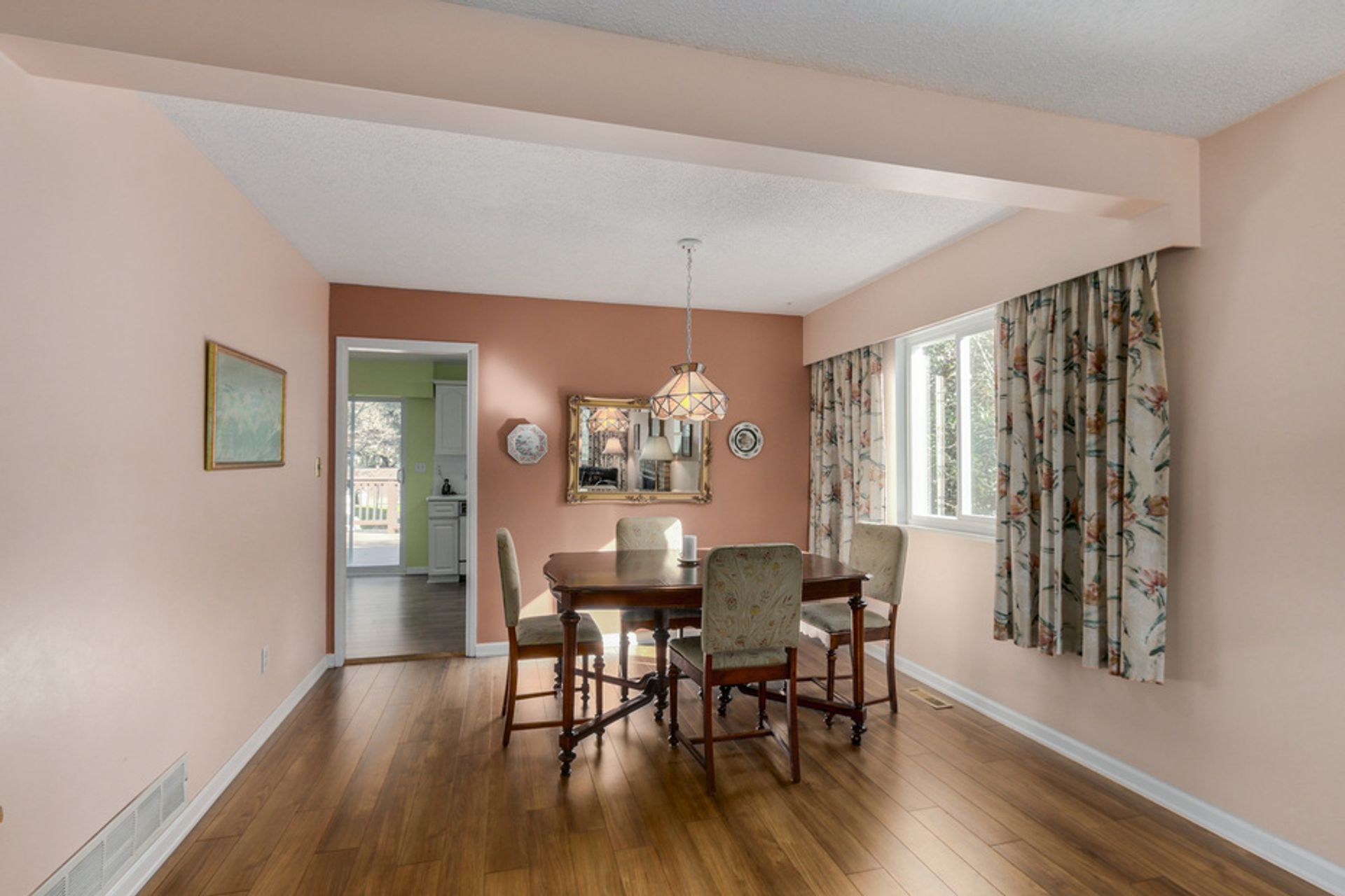 60737 at 854 11th Street E, North Vancouver