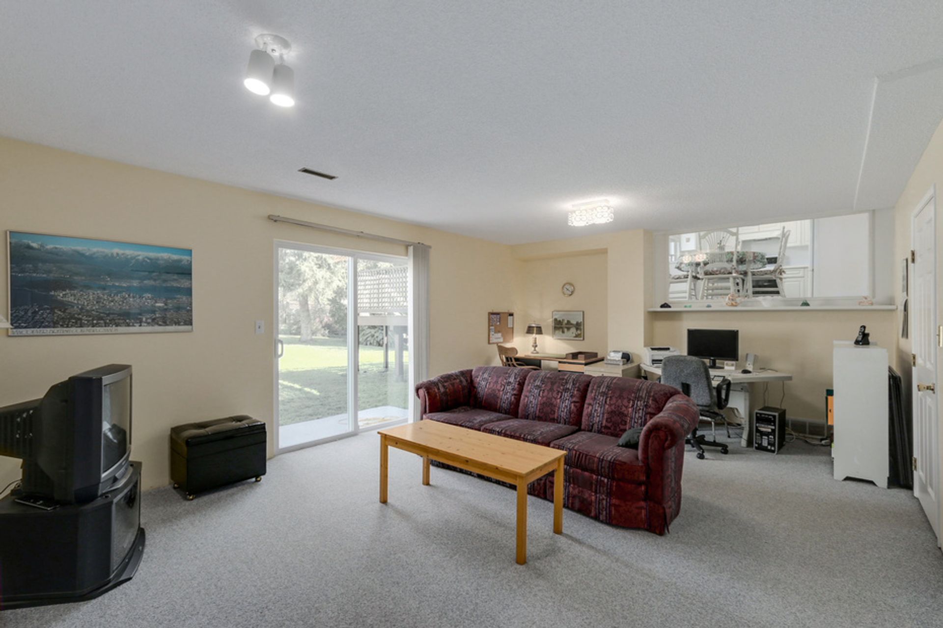 60755 at 854 11th Street E, North Vancouver