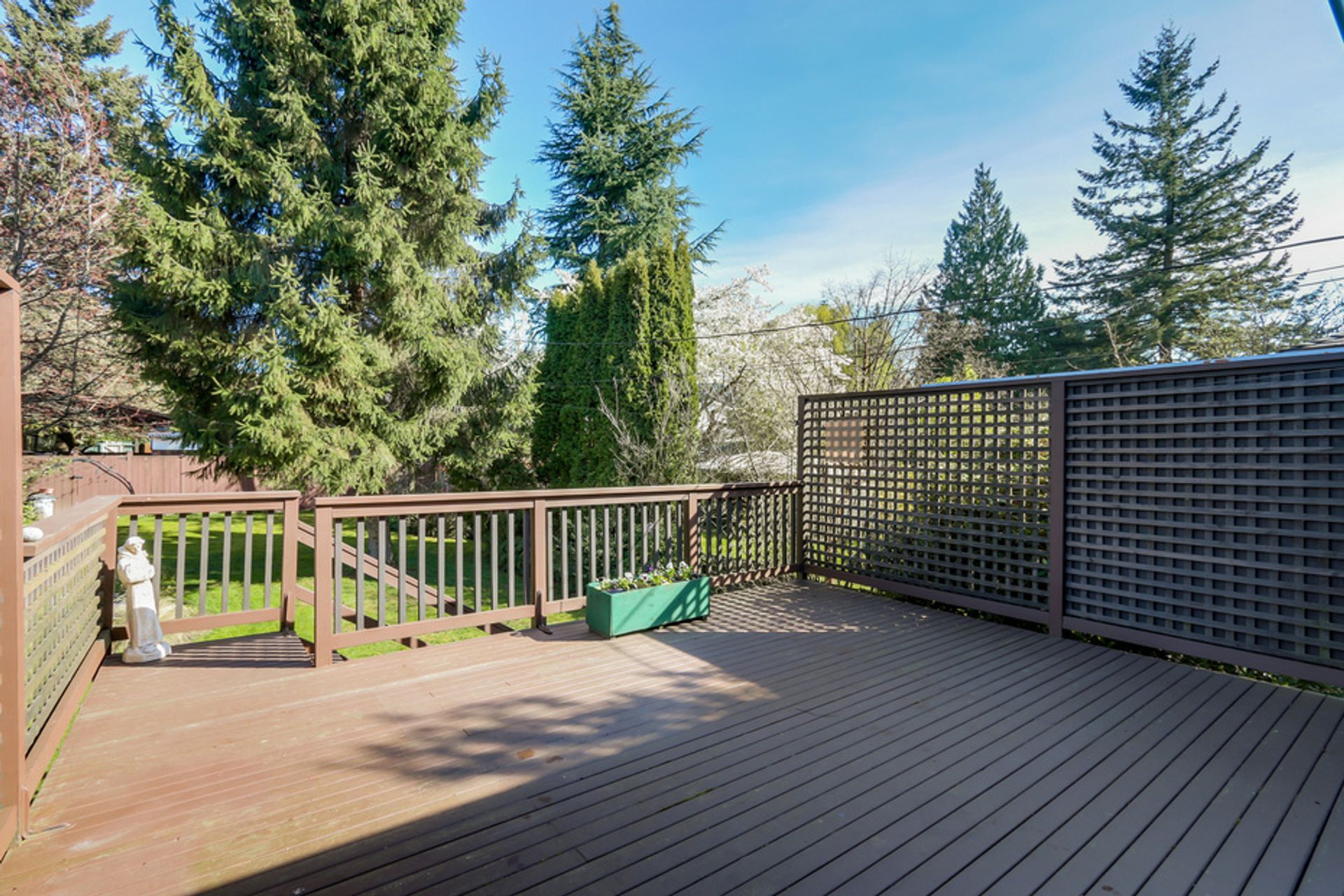 60779 at 854 11th Street E, North Vancouver