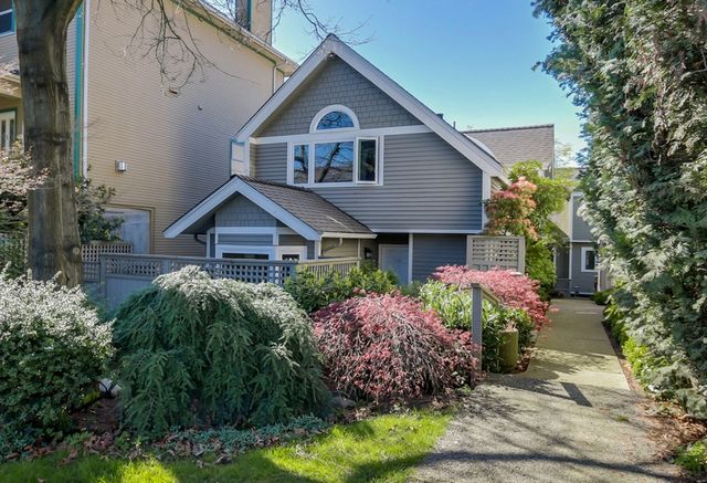 60841 at 101 - 223 Keith Road E, North Vancouver