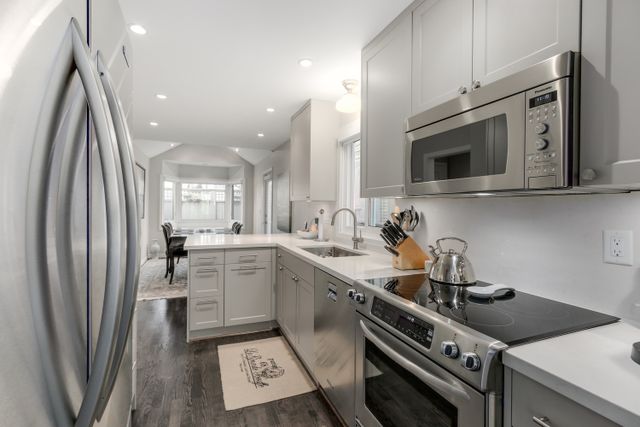 60853 at 101 - 223 Keith Road E, North Vancouver