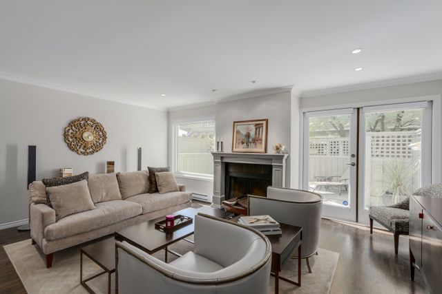 60859 at 101 - 223 Keith Road E, North Vancouver