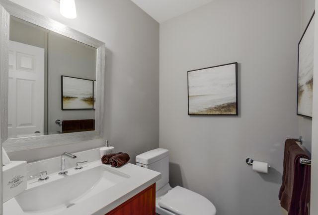 60862 at 101 - 223 Keith Road E, North Vancouver