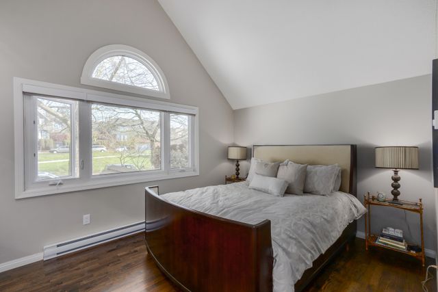 60868 at 101 - 223 Keith Road E, North Vancouver