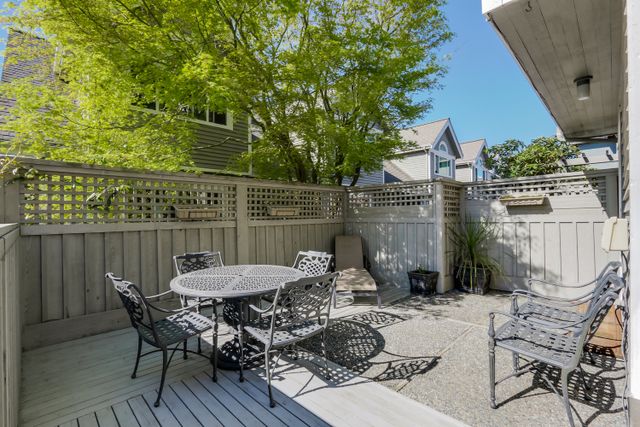 60895 at 101 - 223 Keith Road E, North Vancouver