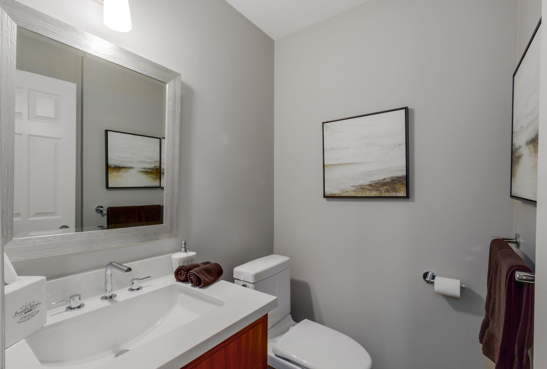 60862 at 101 - 223 Keith Road E, North Vancouver