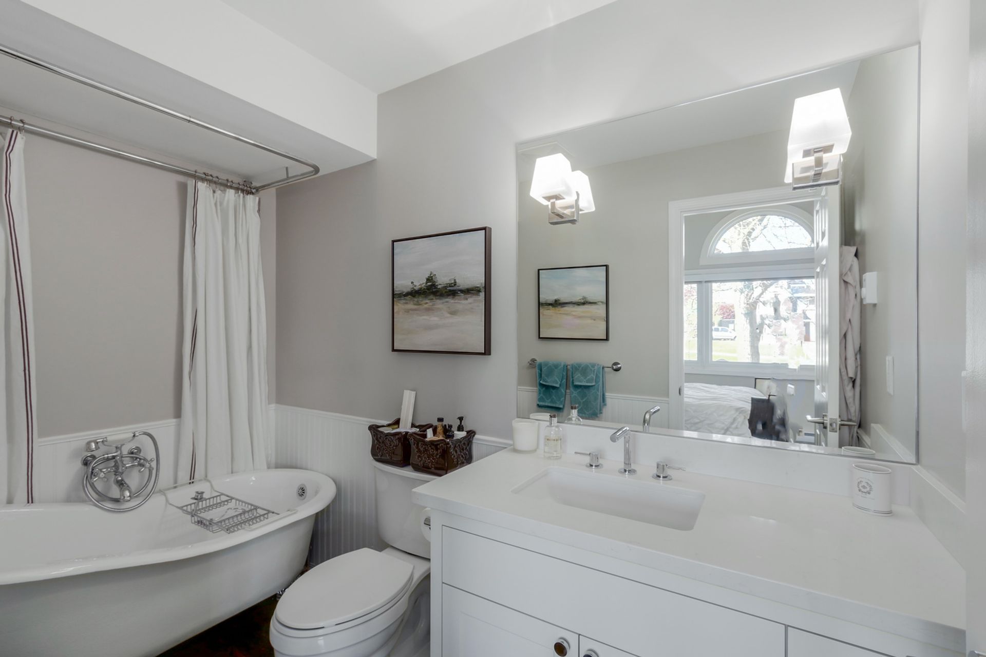 60874 at 101 - 223 Keith Road E, North Vancouver