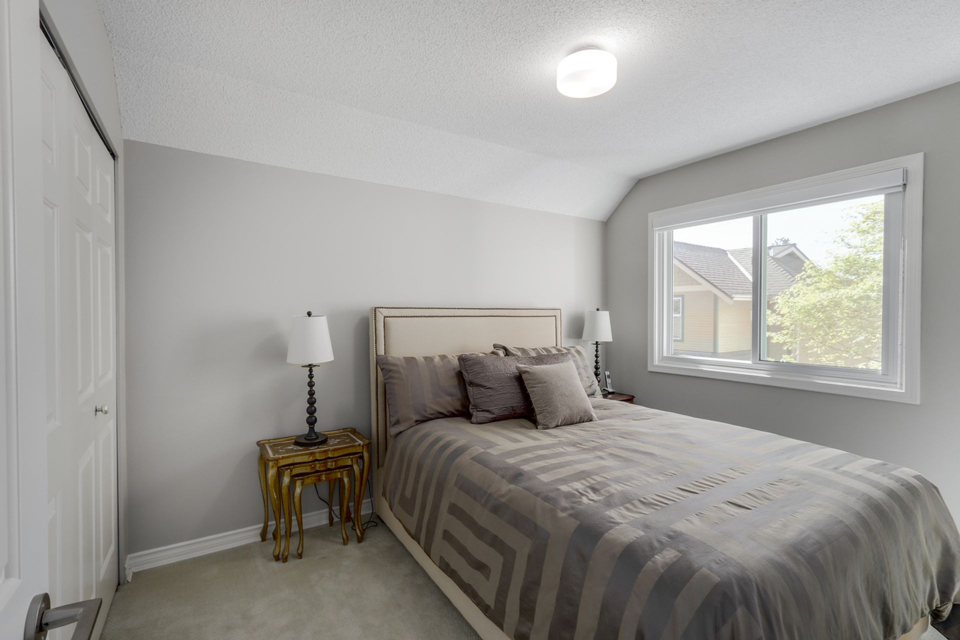 60880 at 101 - 223 Keith Road E, North Vancouver