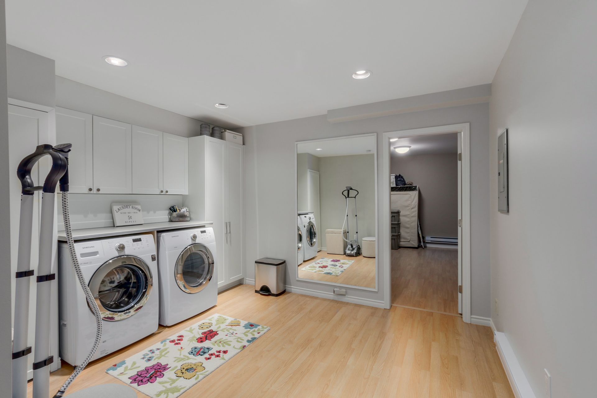 60886 at 101 - 223 Keith Road E, North Vancouver