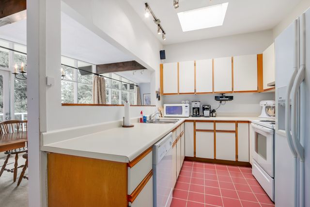 60956 at 851 Prospect Avenue, North Vancouver
