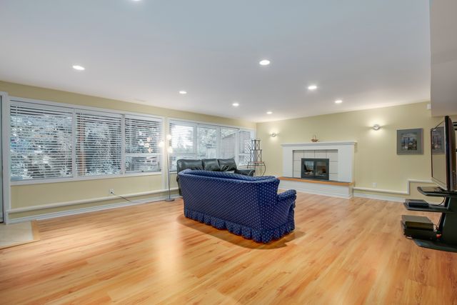 60980 at 851 Prospect Avenue, North Vancouver