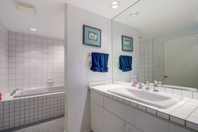 60986 at 851 Prospect Avenue, North Vancouver