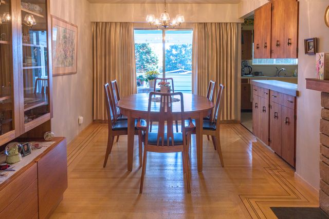 61188 at 727 21st Street W, North Vancouver