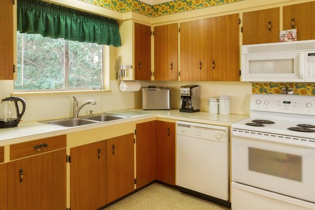 61191 at 727 21st Street W, North Vancouver