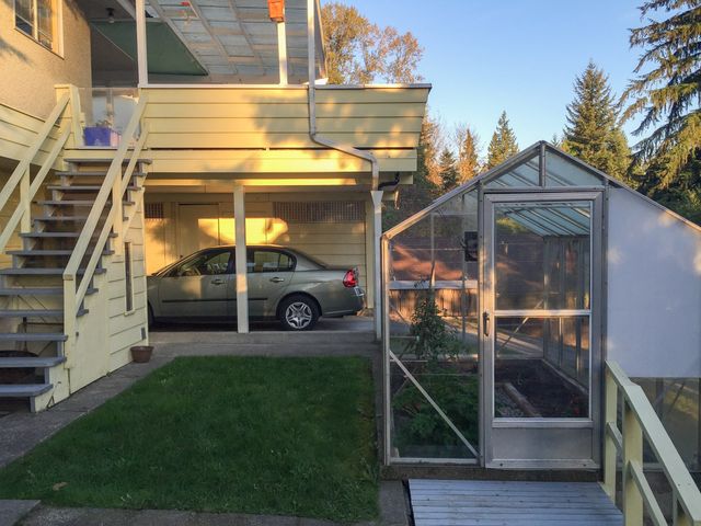 61230 at 727 21st Street W, North Vancouver