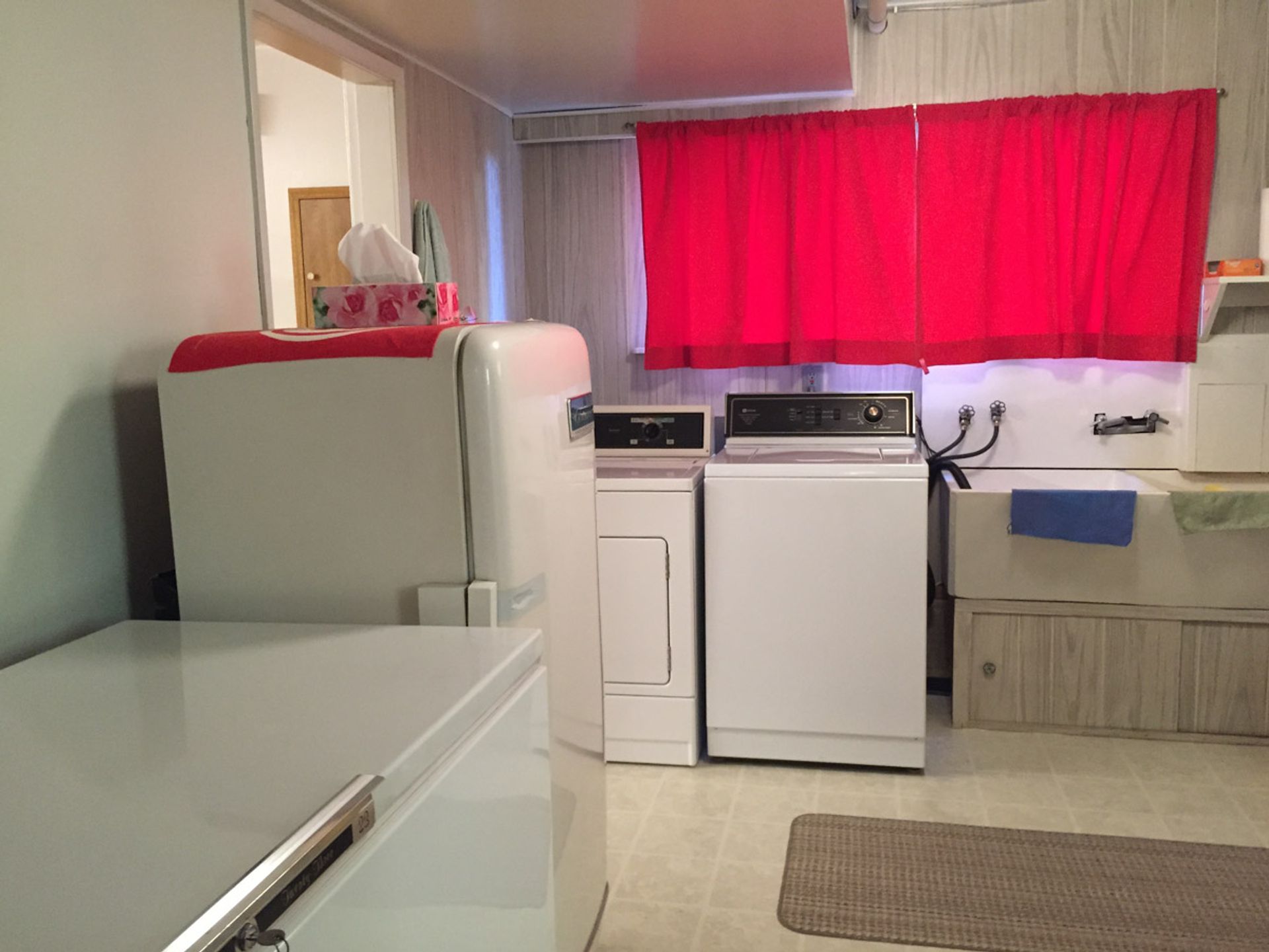 61224 at 727 21st Street W, North Vancouver