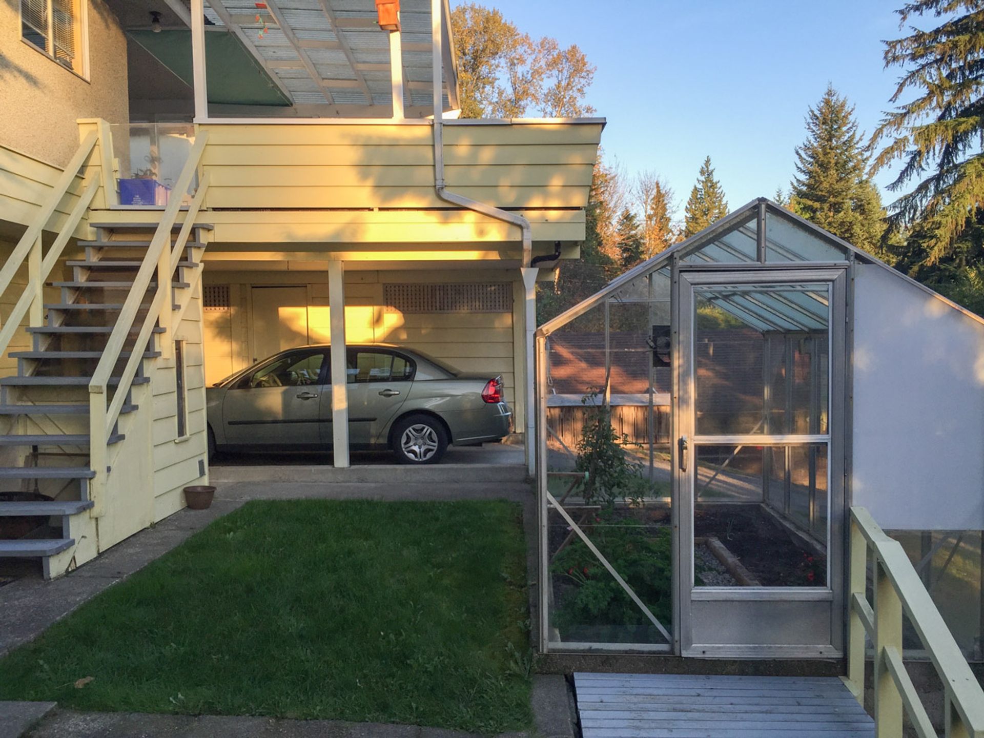 61230 at 727 21st Street W, North Vancouver