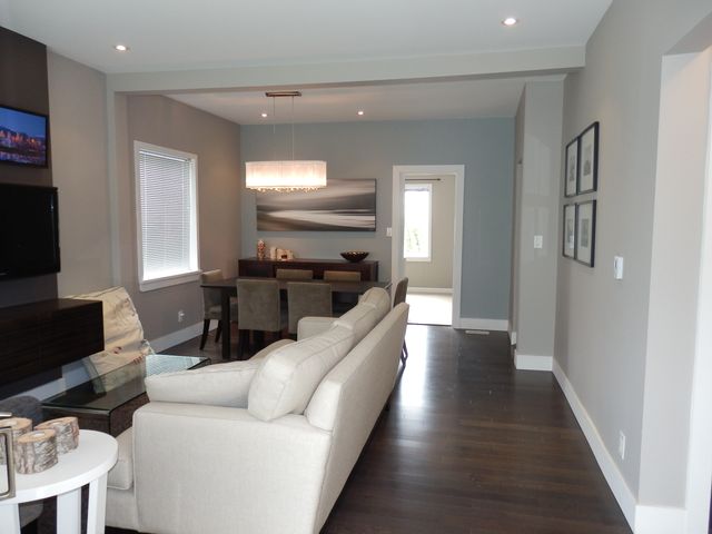 61247 at 231 27th Street E, North Vancouver