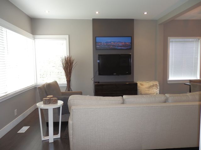 61250 at 231 27th Street E, North Vancouver