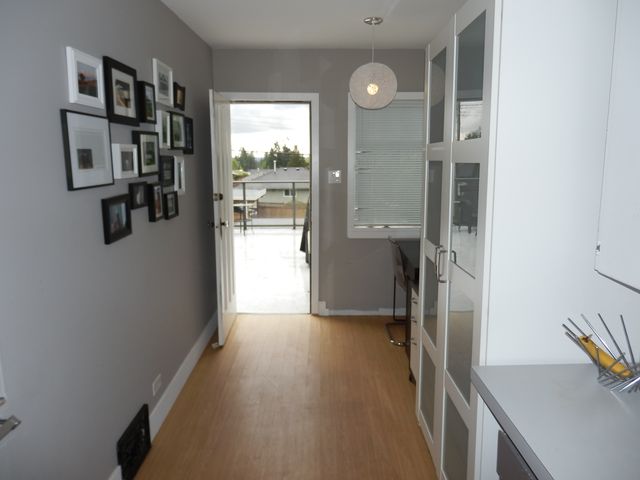 61256 at 231 27th Street E, North Vancouver