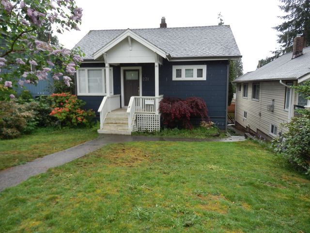 61298 at 231 27th Street E, North Vancouver