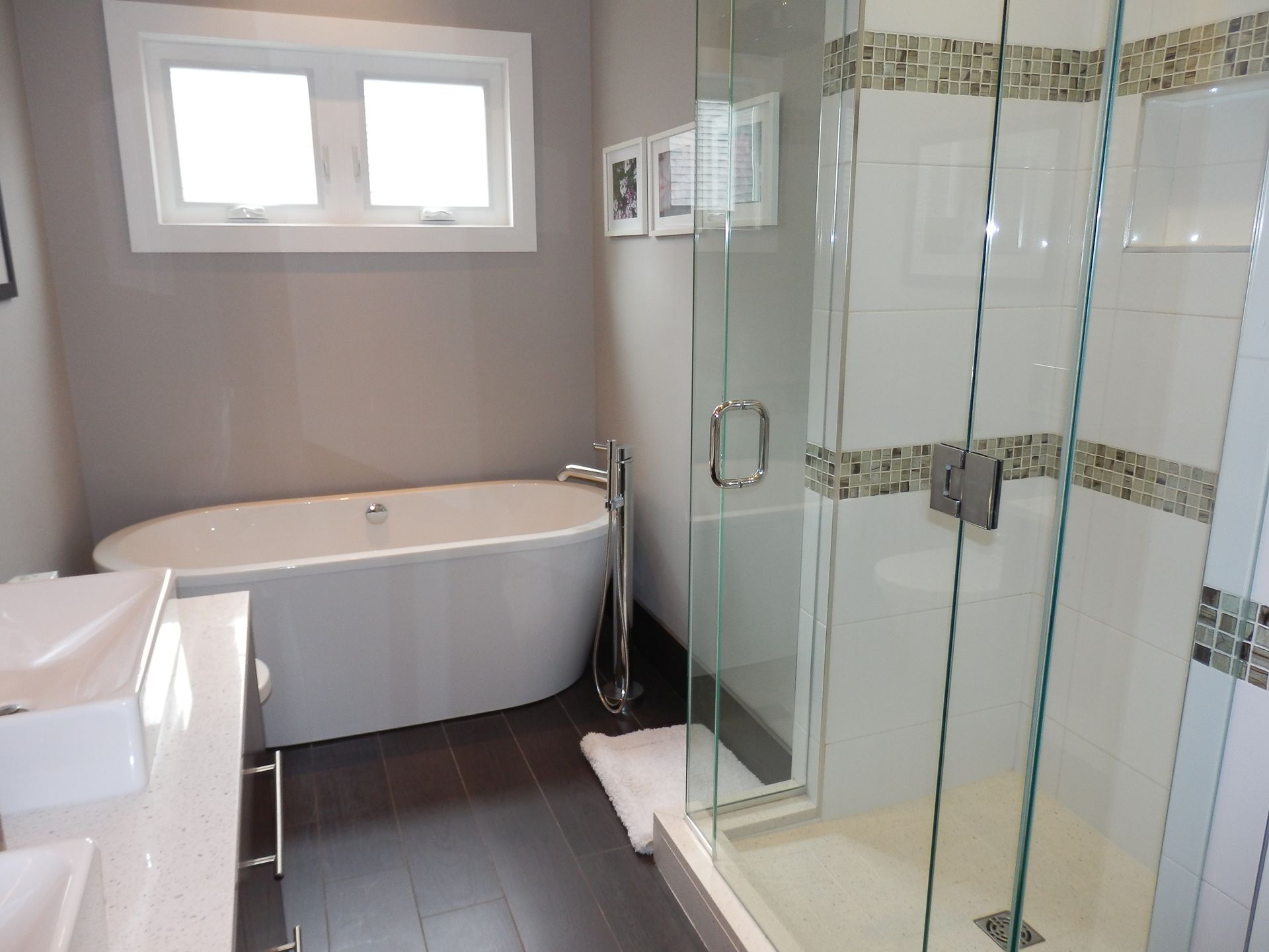 61271 at 231 27th Street E, North Vancouver