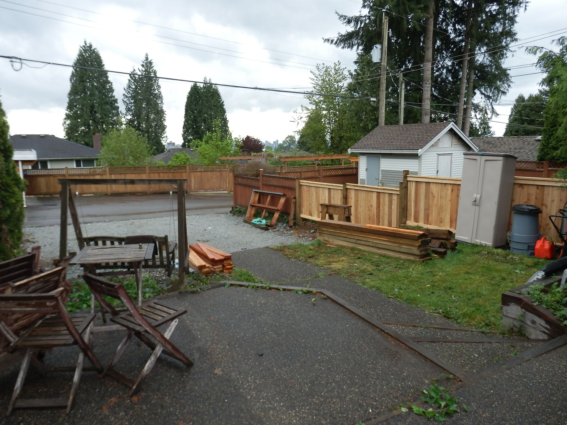 61289 at 231 27th Street E, North Vancouver