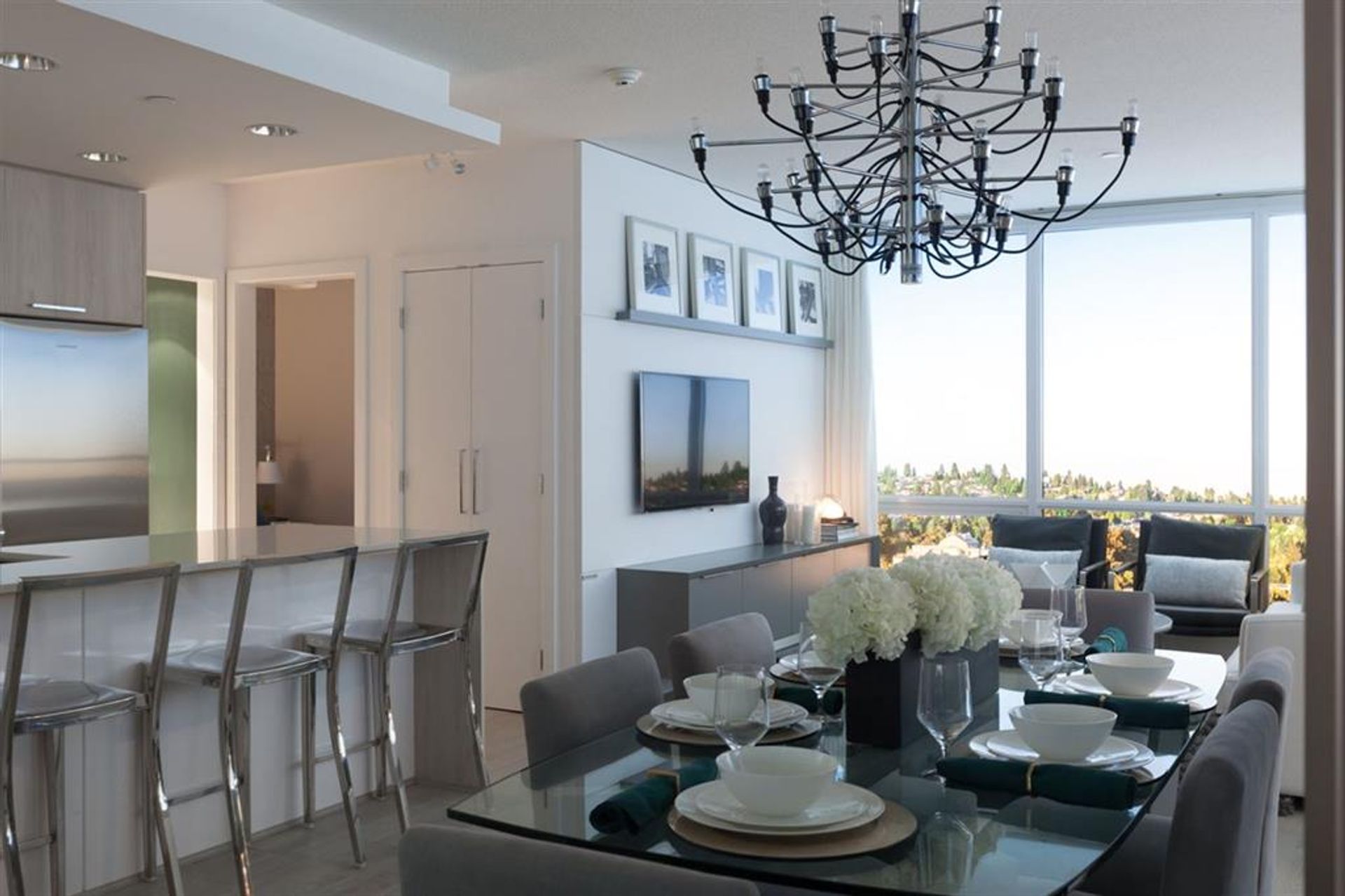 61353 at 902 - 680 Seylynn Crescent, North Vancouver