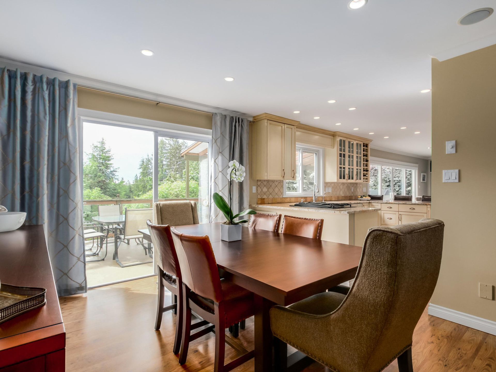 61439 at 697 Braemar Road E, North Vancouver