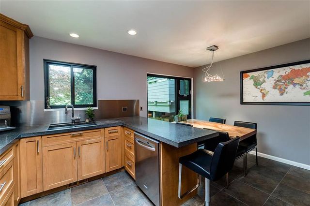 61642 at 3333 Chaucer Avenue, North Vancouver