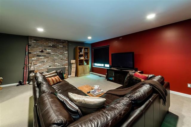 61669 at 3333 Chaucer Avenue, North Vancouver