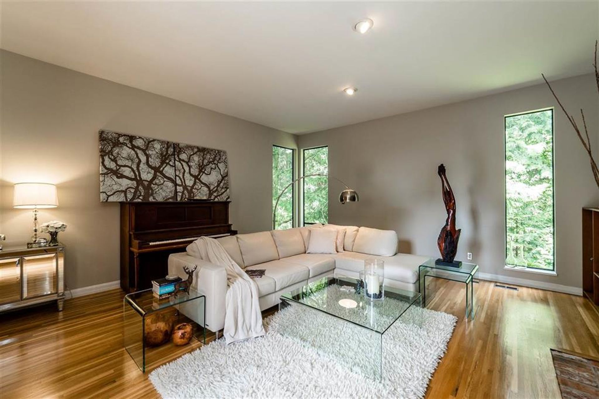 61636 at 3333 Chaucer Avenue, North Vancouver