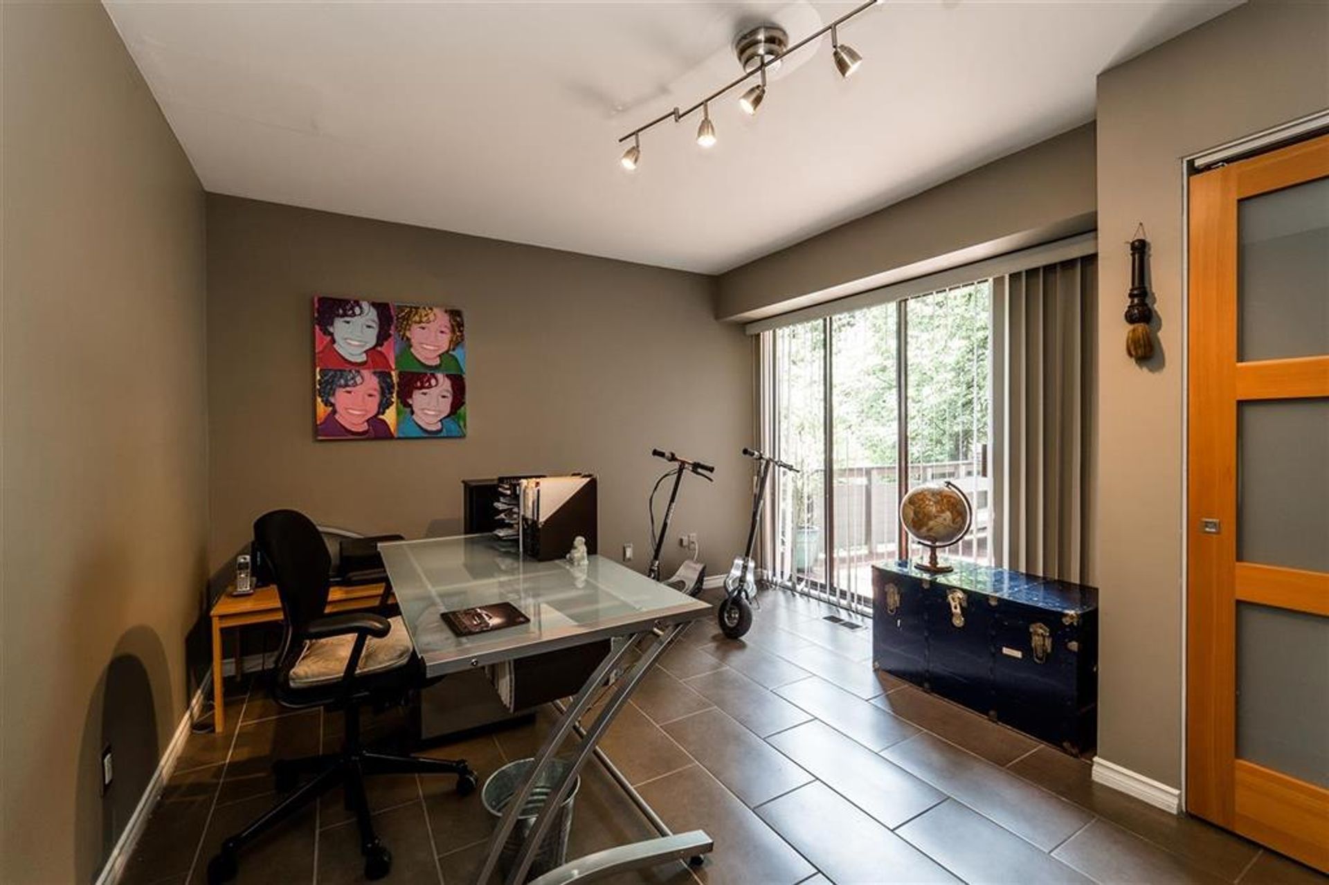 61666 at 3333 Chaucer Avenue, North Vancouver