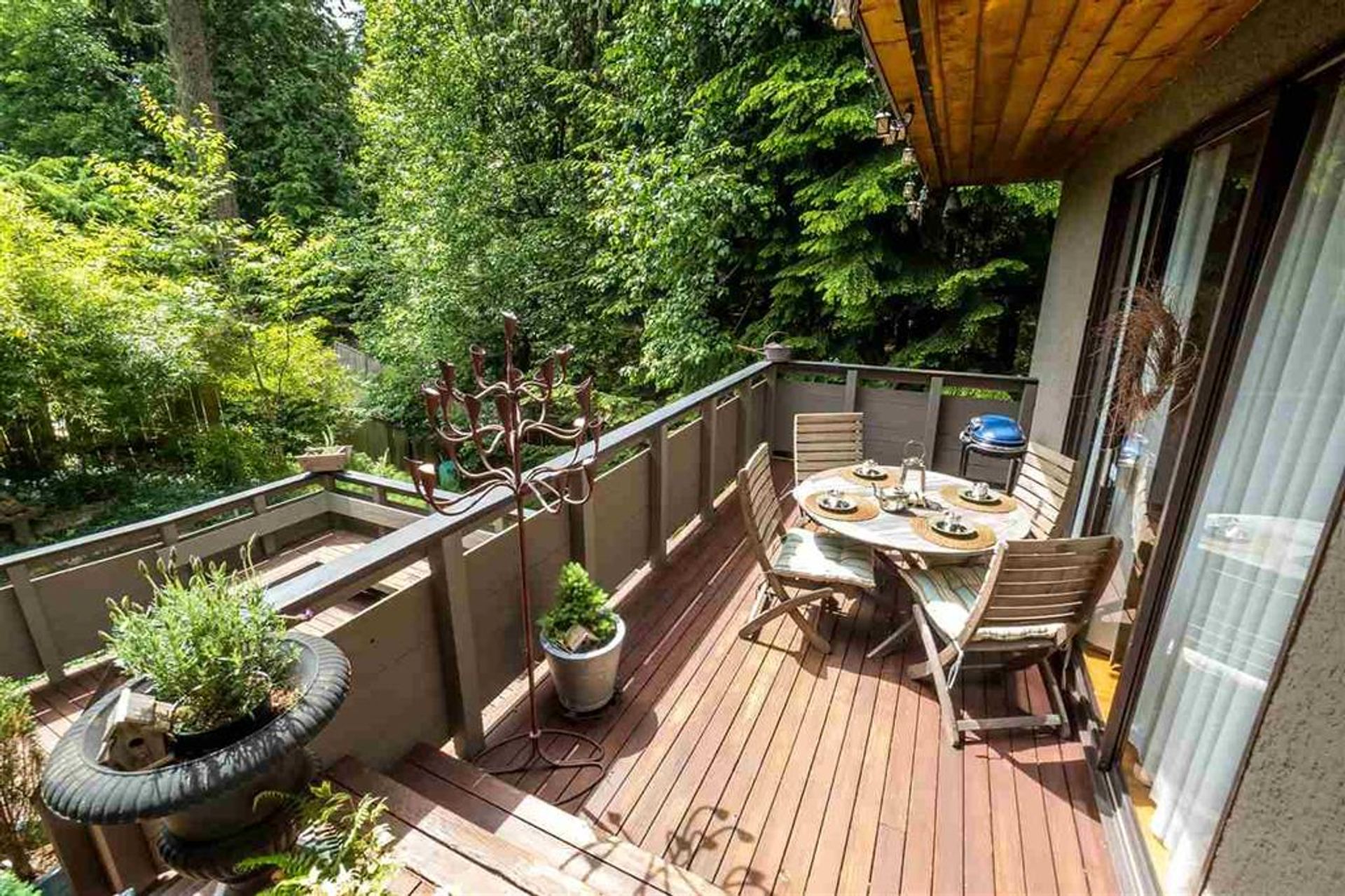 61681 at 3333 Chaucer Avenue, North Vancouver