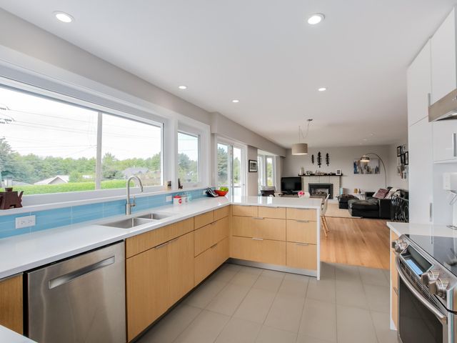 61717 at 828 4th Street E, North Vancouver