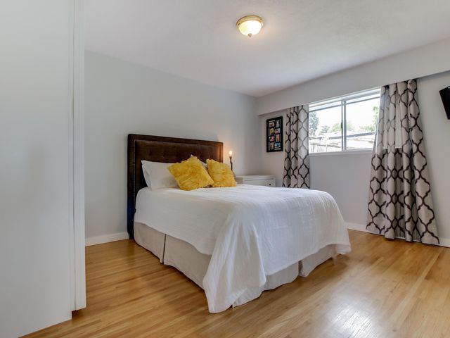 61726 at 828 4th Street E, North Vancouver