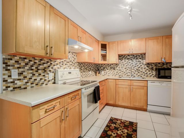 61741 at 828 4th Street E, North Vancouver