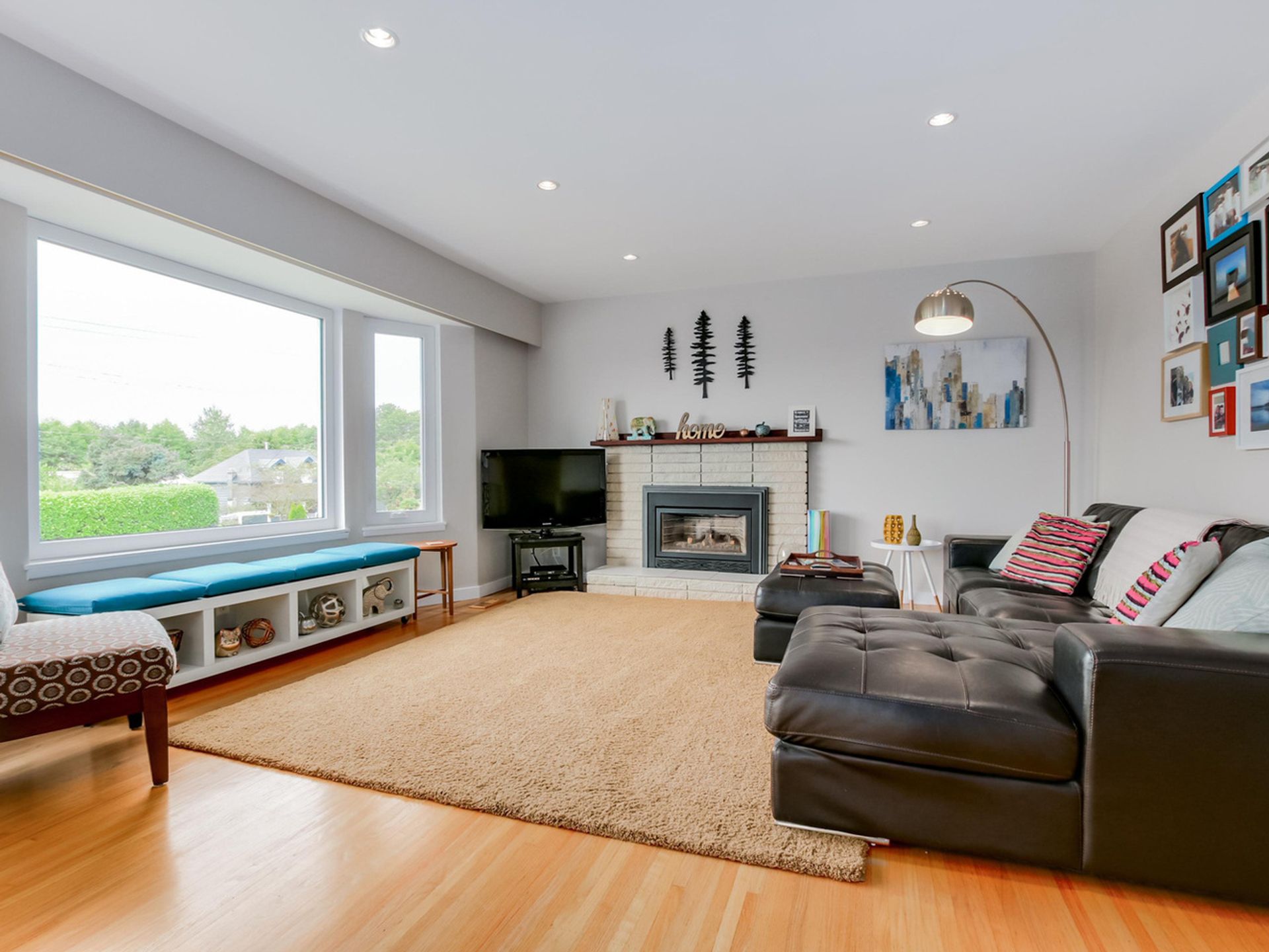 61705 at 828 4th Street E, North Vancouver