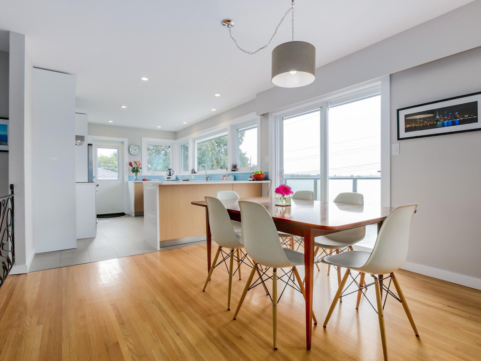 61708 at 828 4th Street E, North Vancouver