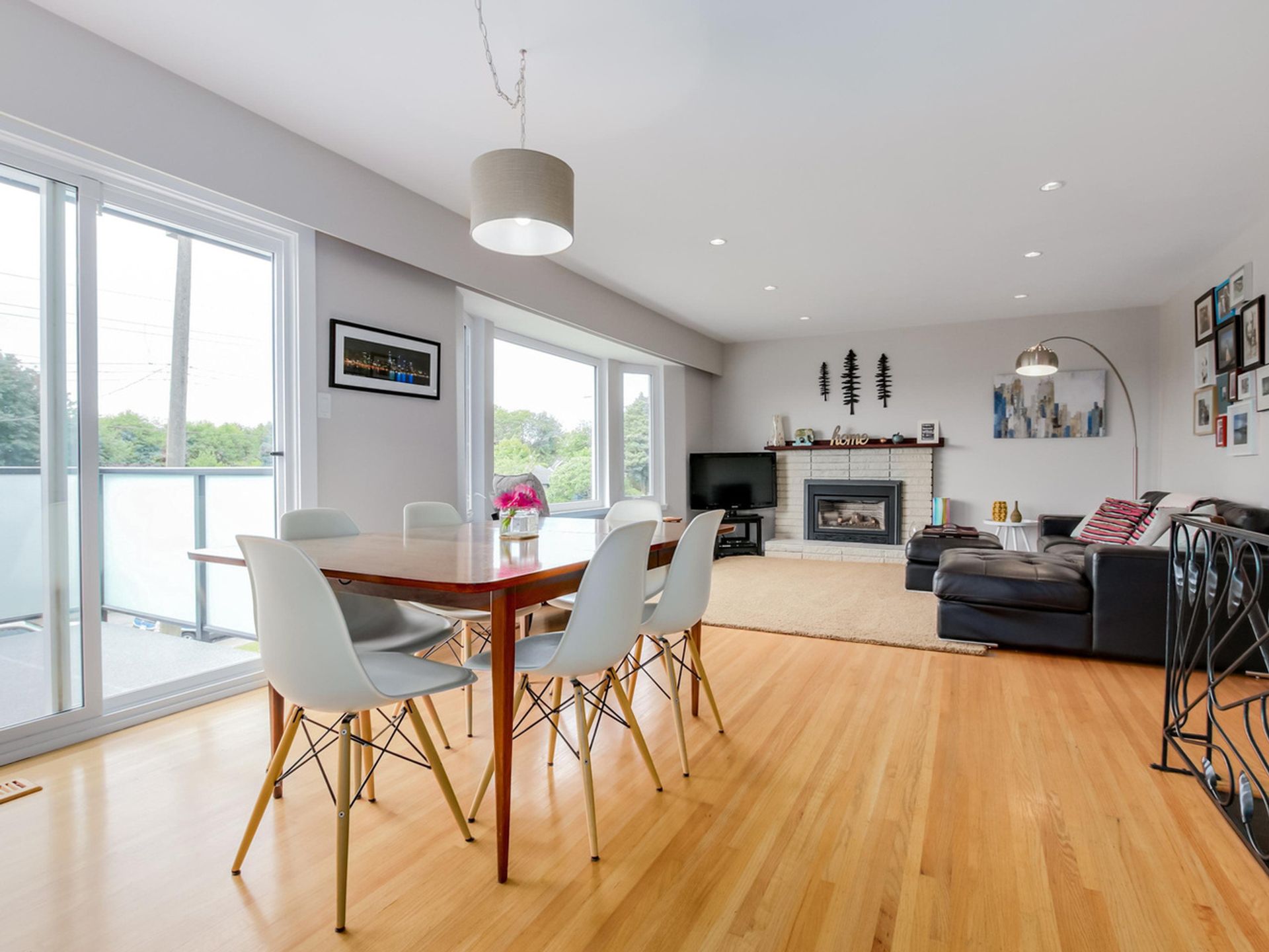 61762 at 828 4th Street E, North Vancouver