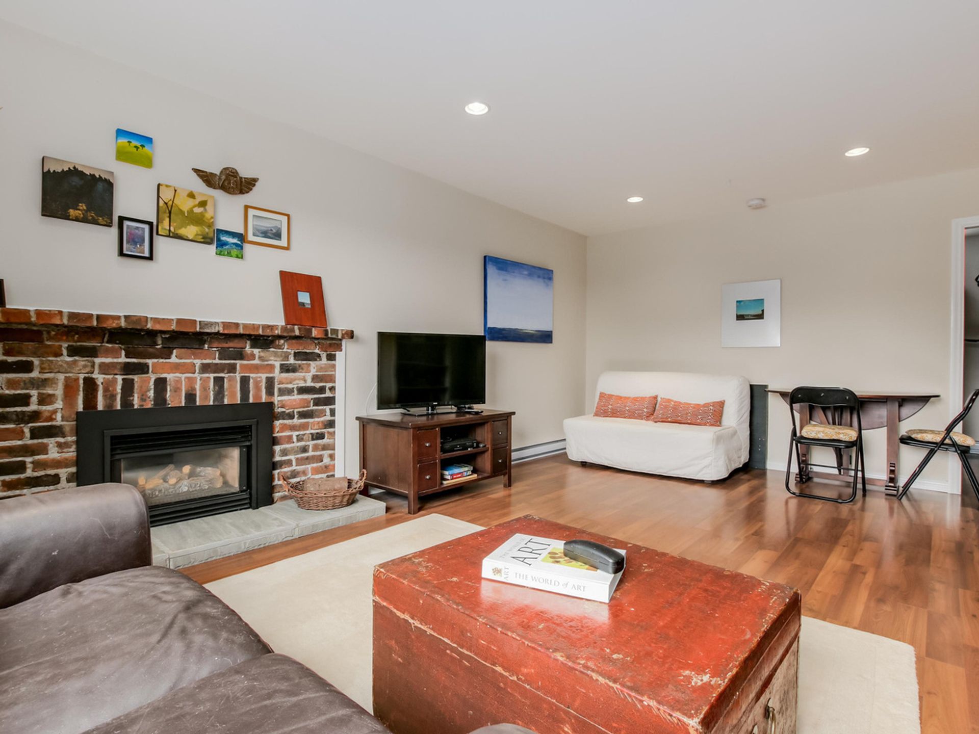 61768 at 828 4th Street E, North Vancouver