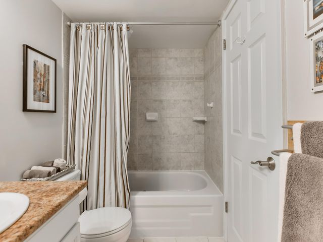 61967 at 321 - 206 15th Street E, North Vancouver