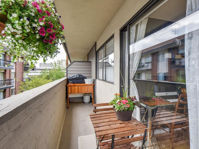 61988 at 321 - 206 15th Street E, North Vancouver