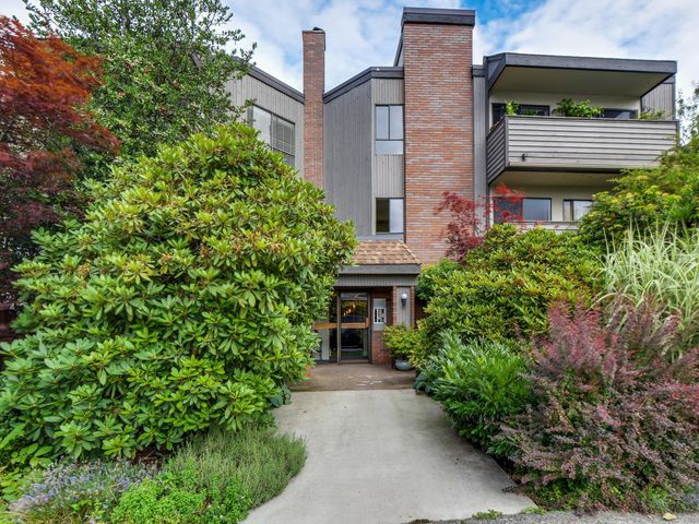 61991 at 321 - 206 15th Street E, North Vancouver