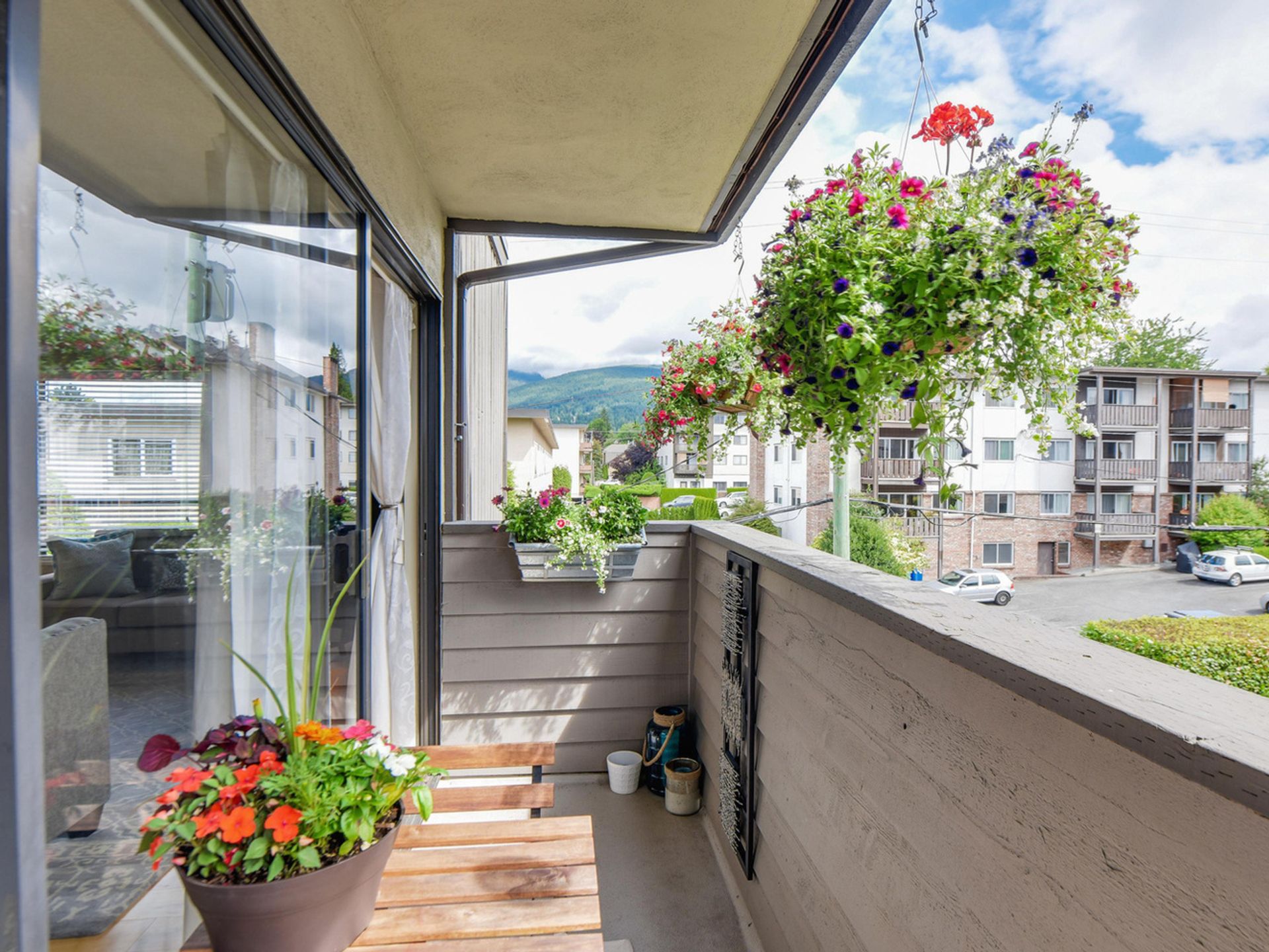 61985 at 321 - 206 15th Street E, North Vancouver