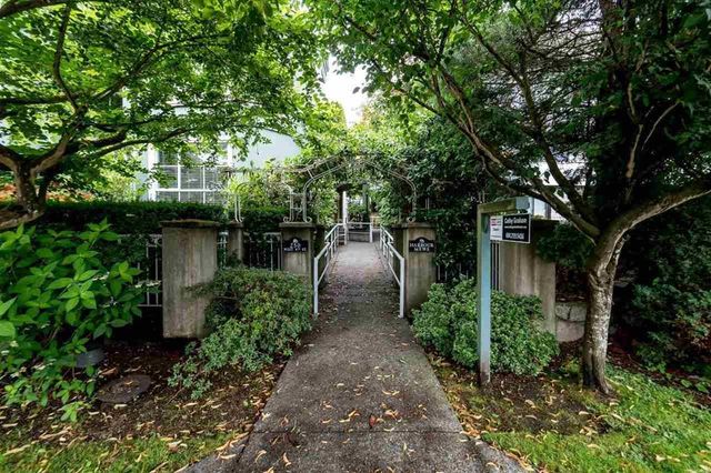 62031 at 301 - 250 4th Street W, North Vancouver