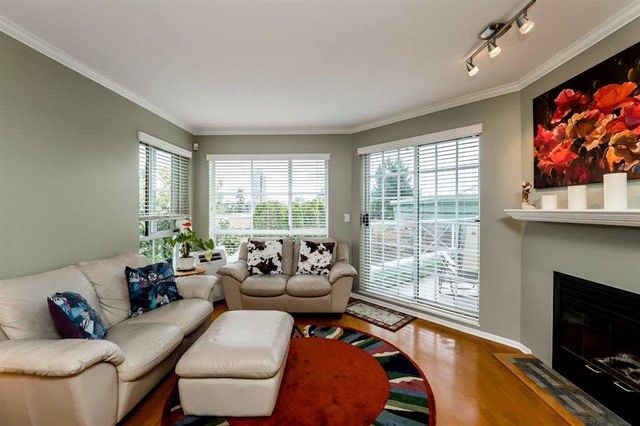 62037 at 301 - 250 4th Street W, North Vancouver